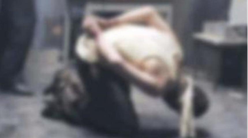 Kan donduran olay! Kızlarına arkadaşlık teklif eden kişiye işkence yaptılar