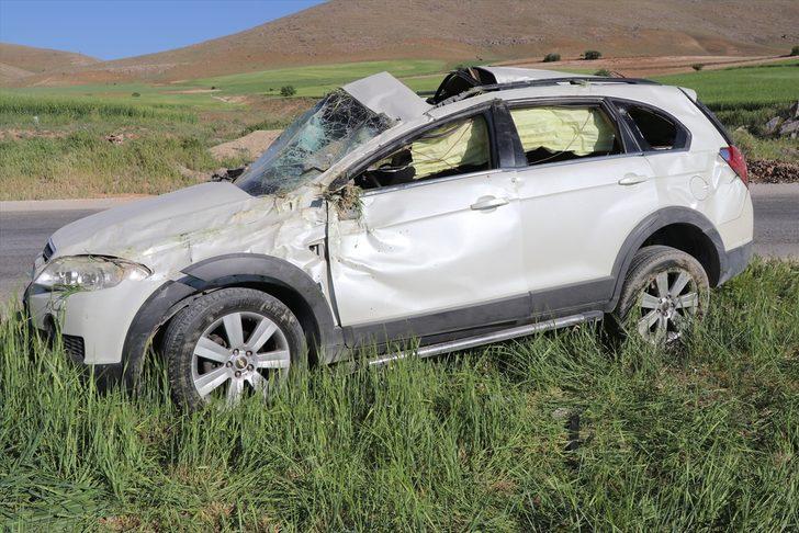 Elazığ'da devrilen cipteki 3 kişi yaralandı G2