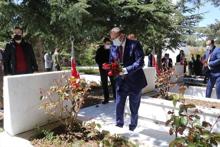 Elazığ'da devrilen cipteki 3 kişi yaralandı G5