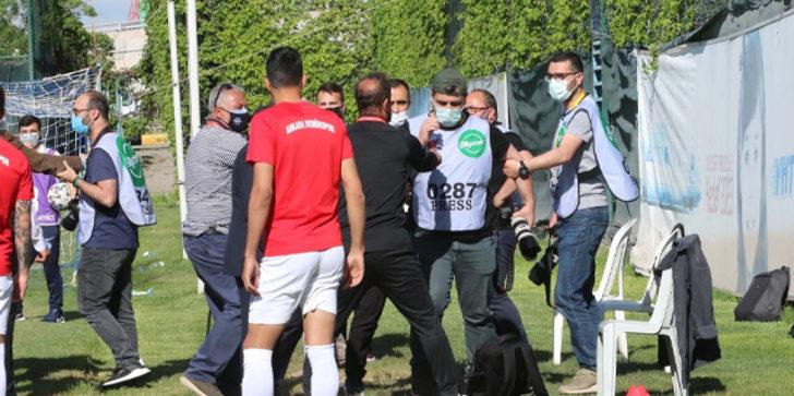 Foto muhabirlerine çirkin saldırı