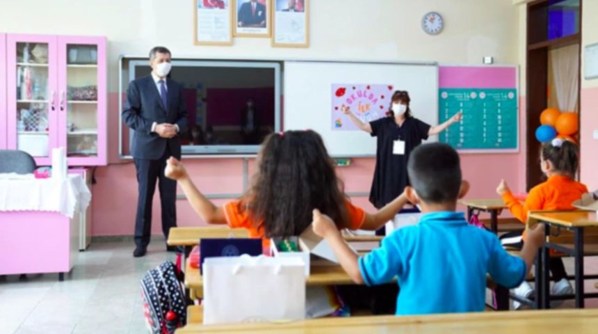 Son dakika! MEB: 17 Mayıs'ta uzaktan eğitim yapılacak