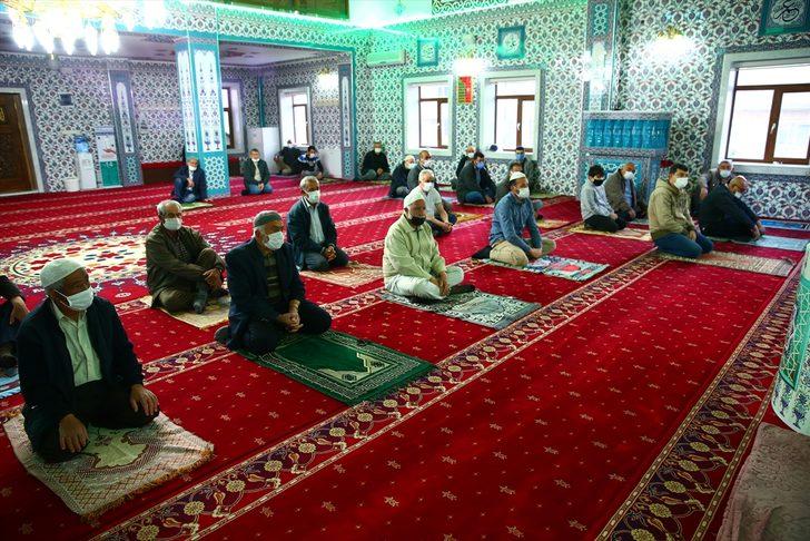 İç Anadolu'da Ramazan Bayramı namazı kılındı G1