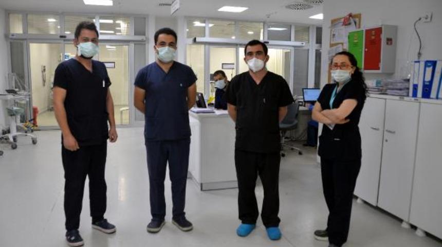 Sağlık çalışanları, bayram sabahı da görev başında