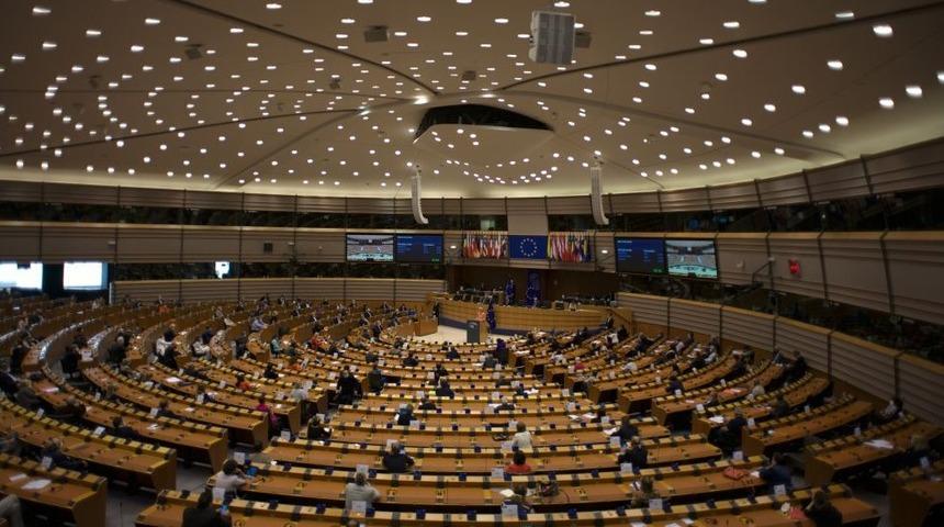 Toine Manders: Damadını &ouml;zel asistanı olarak atayan Avrupa Parlamentosu &uuml;yesi hakkında Hollanda'da soruşturma a&ccedil;ılacak