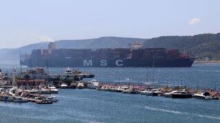 Çanakkale Boğazı, 9 saat tek yönlü olarak trafiğe kapatıldı