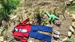 Hayatını kaybeden oğluna bayramlık alan anne yürekleri dağladı