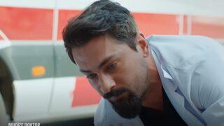 Mucize Doktor yeni bölüm fragmanı izle | Kuduz hasta Ferman'ı ısırıyor! Ferman kuduz mu oluyor?