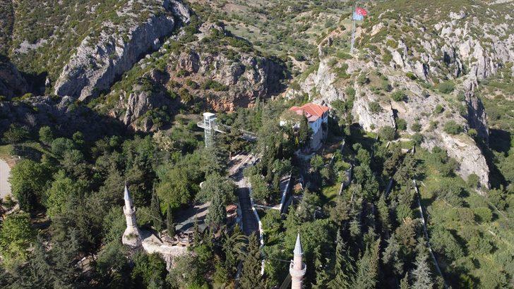 Bilecik'in simgesi "yıkık minareler" sessiz kalan kentte etkileyici manzaralar oluşturdu G5