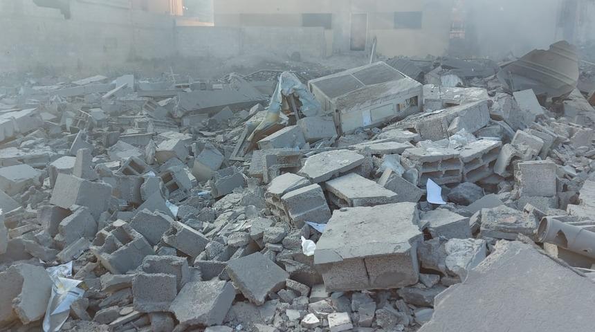 İsrail’in vurduğu Ulusal İslam Bankası’nın enkazı görüntülendi