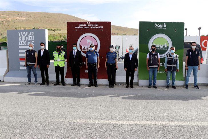 Elazığ Valisi Erkaya Yırık, güvenlik güçleri ile bayramlaştı: G3