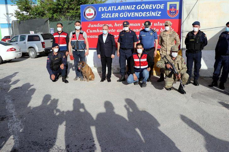 Elazığ Valisi Erkaya Yırık, güvenlik güçleri ile bayramlaştı: G5