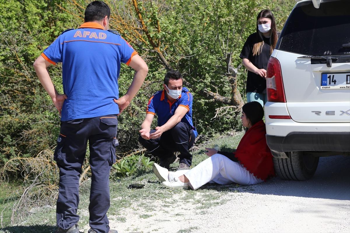 Ormanda y&uuml;r&uuml;y&uuml;ş yaparken kaybolan gen&ccedil; kadını yoldan ge&ccedil;en vatandaş buldu