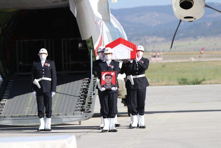 Şehit özel harekat polisi Veli Kabalay'ın naaşı Denizli'de toprağa verildi G1