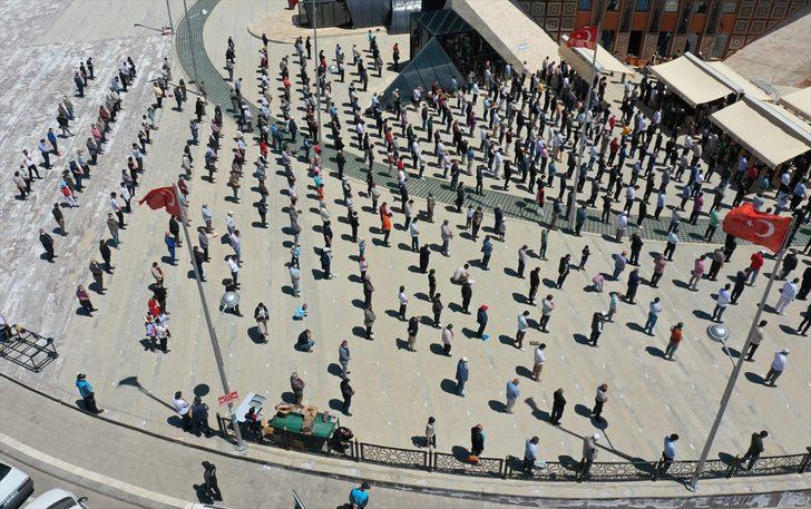 Kayseri, Niğde, Sivas ve Kırşehir'de Filistinli şehitler için gıyabi cenaze namazı kılındı G1