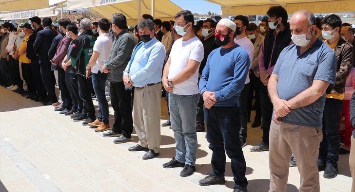 Kayseri, Niğde, Sivas ve Kırşehir'de Filistinli şehitler için gıyabi cenaze namazı kılındı G5