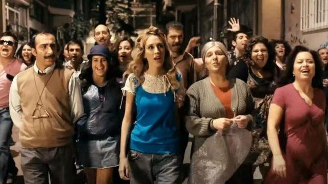 Çok Filim Hareketler Bunlar filmi ne zaman ve  nerede çekildi? İşte oyuncu kadrosu 