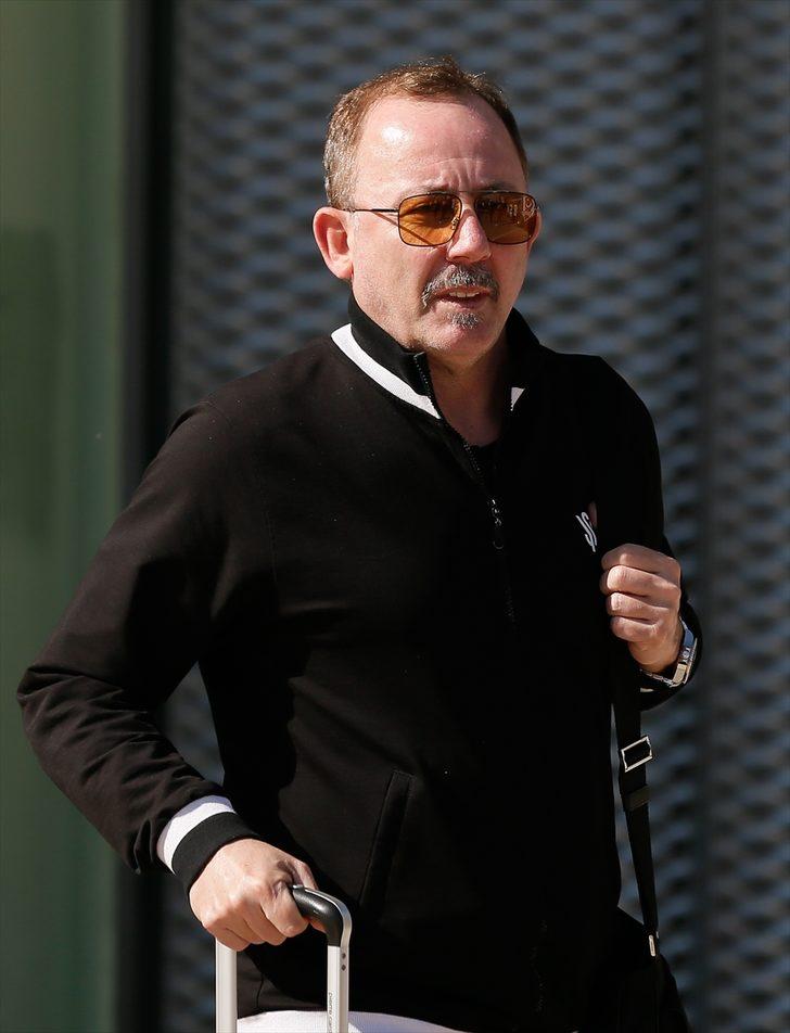 Süper Lig'de sezonun son maçında Göztepe'ye konuk olacak Beşiktaş, İzmir'e geldi G1