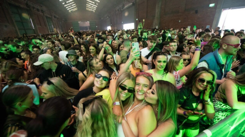 İngiltere'de Kovid-19'un Hindistan varyantı endişeye yol açtı