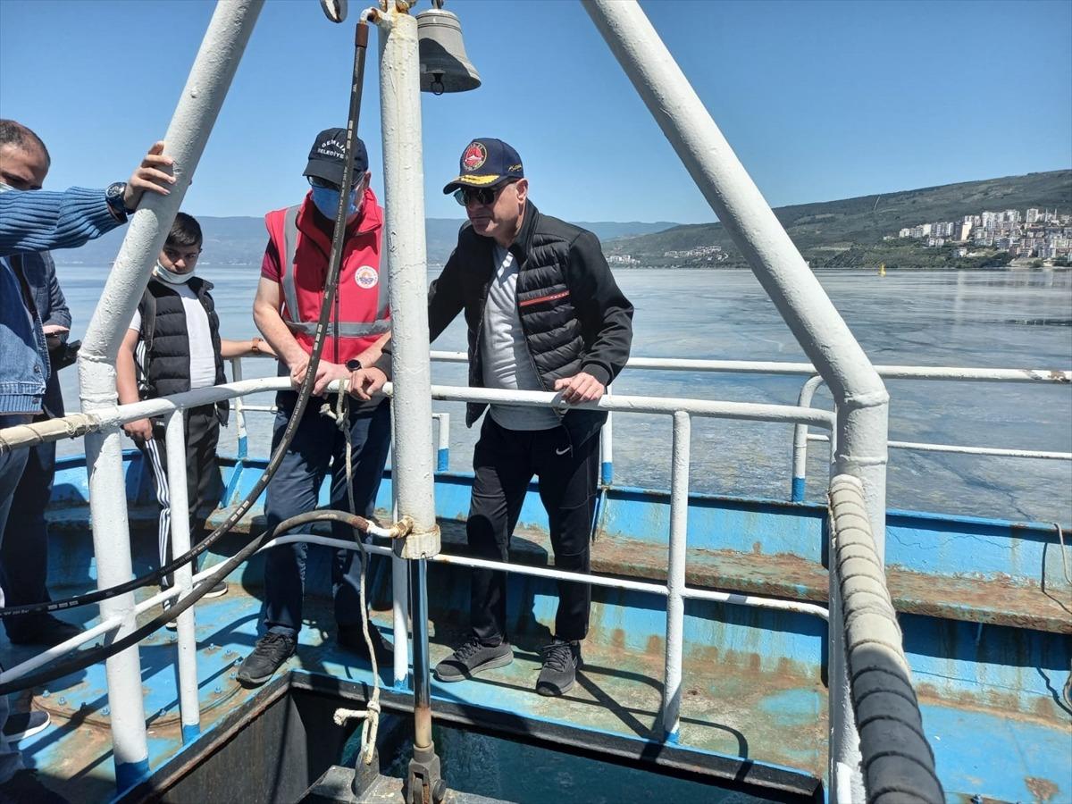 Gemlik K&ouml;rfezi'ndeki deniz salyasının temizlenmesi i&ccedil;in &ccedil;alışma başlatıldı
