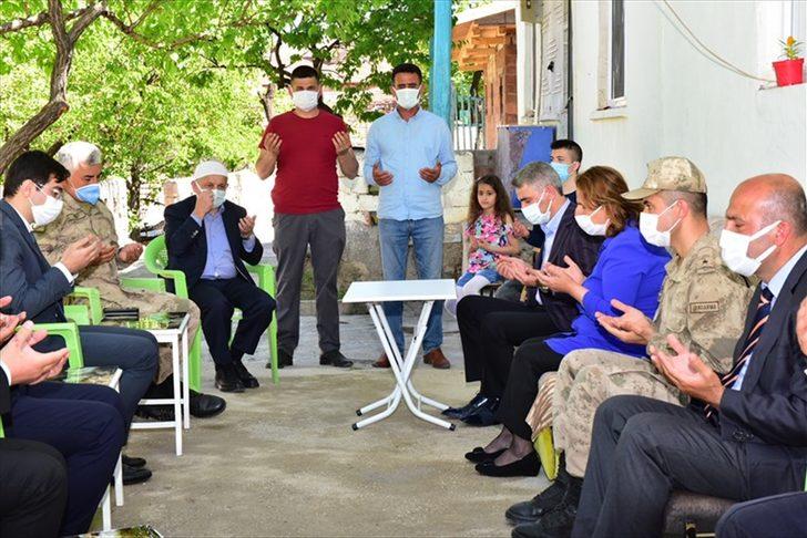 Malatya Valisi Aydın Baruş, sağlık çalışanları ve şehit aileleriyle bayramlaştı G2