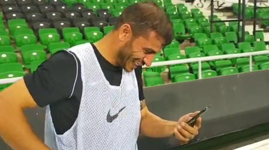 Sakaryasporlu futbolcu antrenmanda baba olduğunu öğrendi