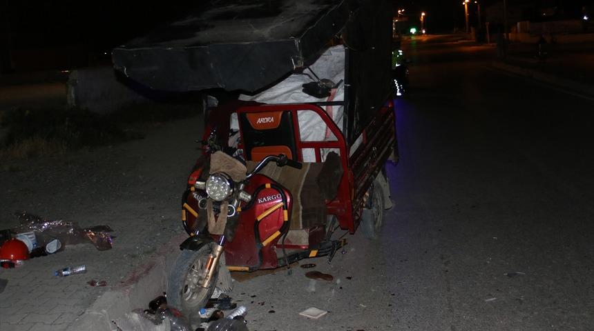 Hatay'da otomobille 3 tekerlekli motosiklet çarpıştı: 1 yaralı
