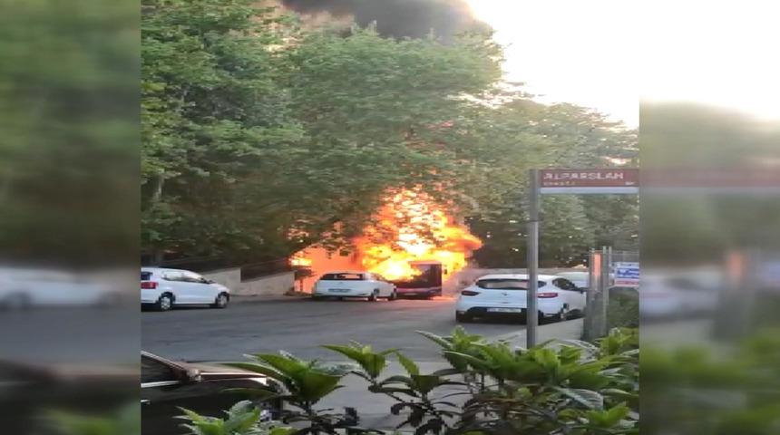 Sarıyer'de korku dolu anlar! Otobüs alev alev yandı