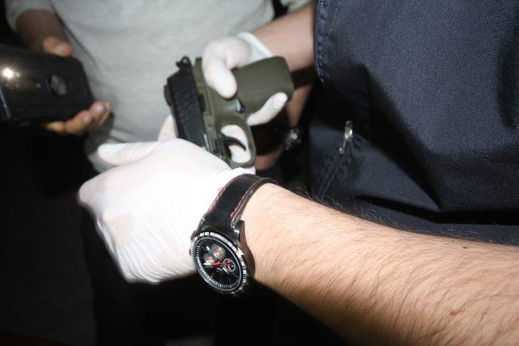 Konya'da polisin "dur" ihtarına uymayarak kaçan alkollü sürücü, çıkmaz sokağa girince yakalandı G2