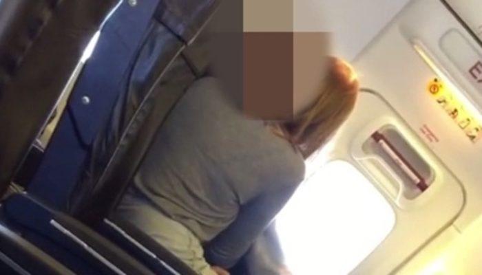 Uçakta seks skandalı! Yolcuların önünde cinsel ilişkiye girdiler