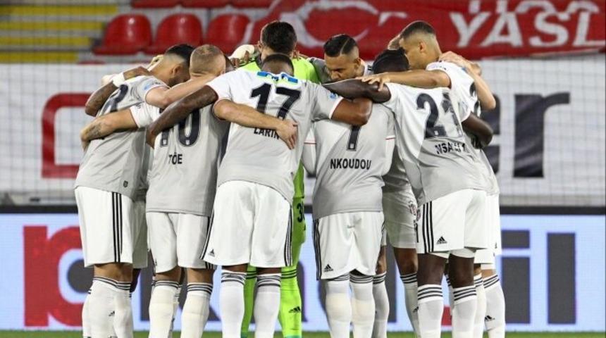 Rıdvan Yılmaz'ın g&ouml;zyaşları: &Ccedil;ok mutluyum