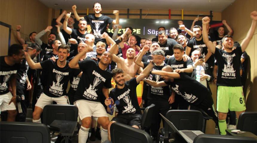  Futbolcular Sergen Yalçın'ın basın toplantısını bastı