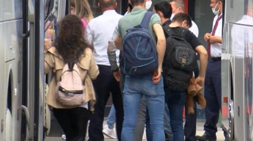 Biletler tükendi! İstanbul'a dönüş yoğunluğu başladı