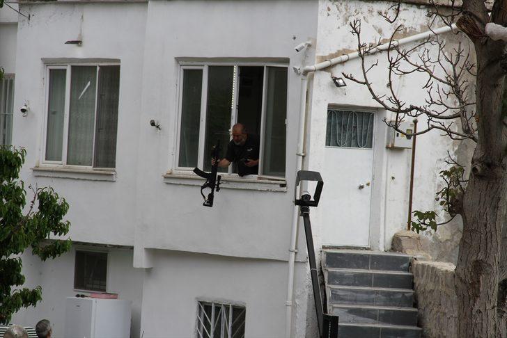 Kayseri'de evinin penceresinden etrafa ateş eden kişiyi ikna çalışmaları sürüyor G4