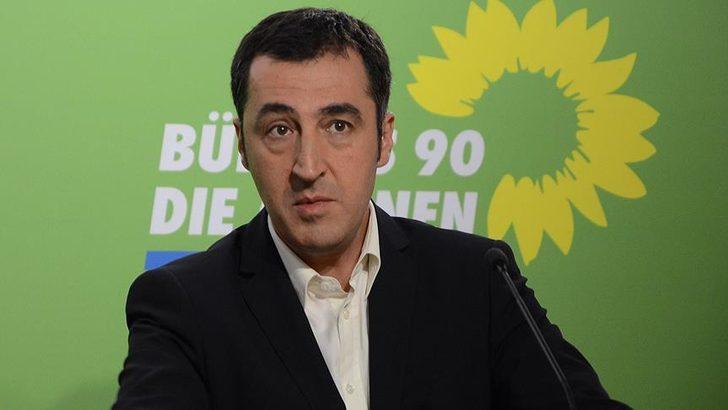 Alman siyasetçi Todenhofer, Yeşiller milletvekili Cem Özdemir'i halkı kışkırtmakla suçladı