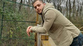 Askerden yeni gelen genç evinin önünde tüfekle öldürüldü