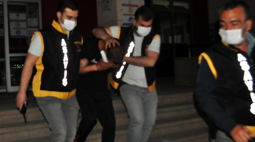 Bıçaklanarak öldürülen kişinin cinayet şüphelisi arkadaşı çıktı