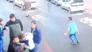 Görüntüler ortaya çıktı! Kafa atan kişiye kurşun yağdırdı