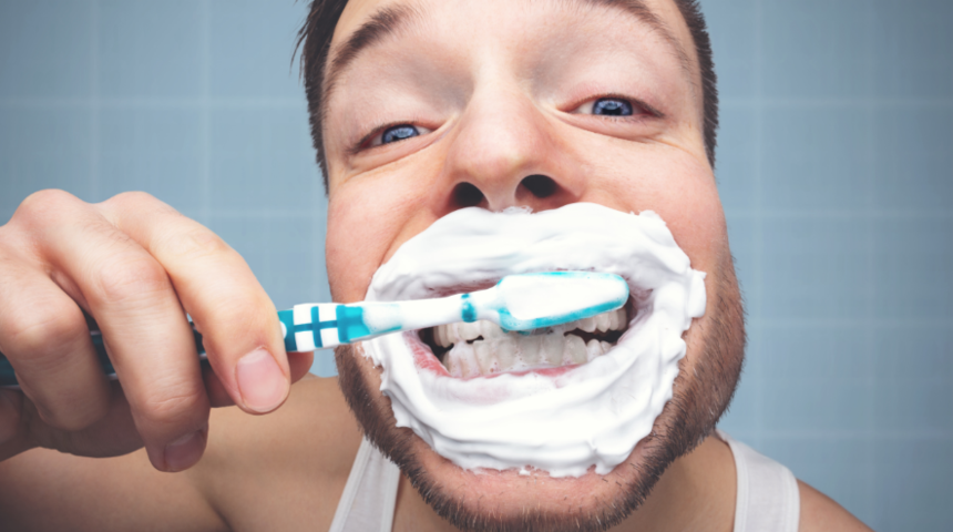 Günlük rutinlerin ilginç tarihi! Diş fırçalamanın geçmişi sizleri oldukça şaşırtacak
