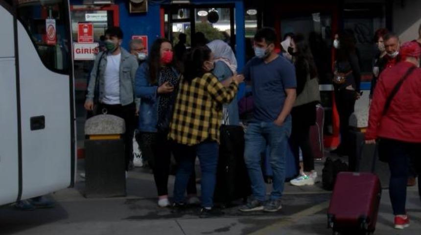 Hareketlilik başladı! 15 Temmuz Demokrasi Otogarı'nda yoğunluk