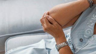 Kol ağrısıyla gittiği hastanede kanser olduğunu öğrendi!