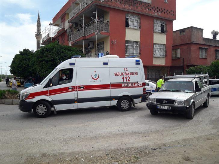 Adana'da taksinin 2 kişiye çarpıp Seyhan Nehri'ne düşmesi güvenlik kamerasında G2