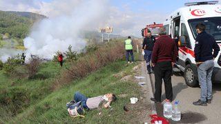 Feci kaza! Evli çift, yanan araçtan son anda kurtarıldı