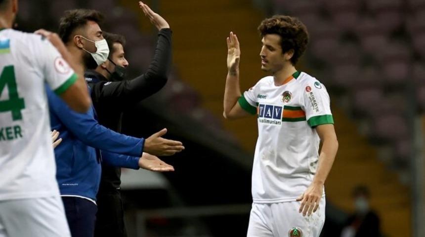 Beşiktaş'ta yeni sezonun ilk transferi Salih U&ccedil;an