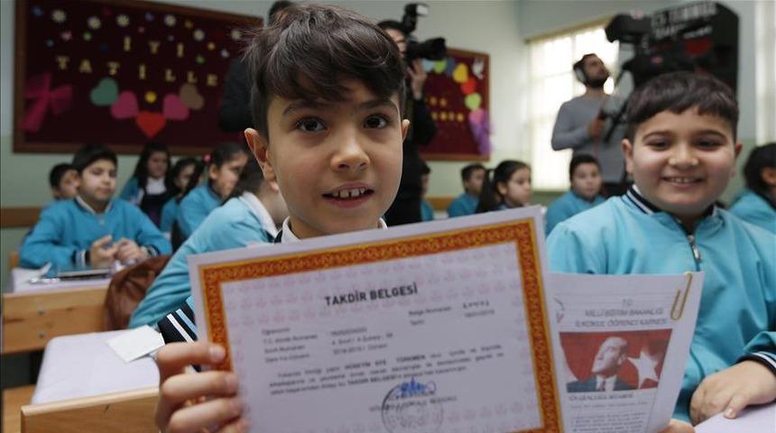 Karneler ne zaman verilecek? Karneler dağıtılacak mı? Bakan Selçuk'tan açıklama geldi!