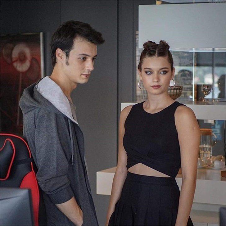 Birlikte yaşama kararı alan Afra Saraçoğlu- Mert Yazıcıoğlu çifti şehri terk ediyor! G4