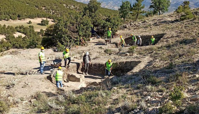 Karaman’ın Ermenek ilçesindeki antik kazılar kaldığı yerden devam ediyor