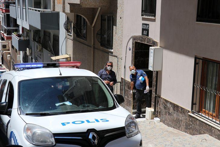 İzmir'de kızını boğarak öldürdüğünü söyleyen anne polise teslim oldu G1