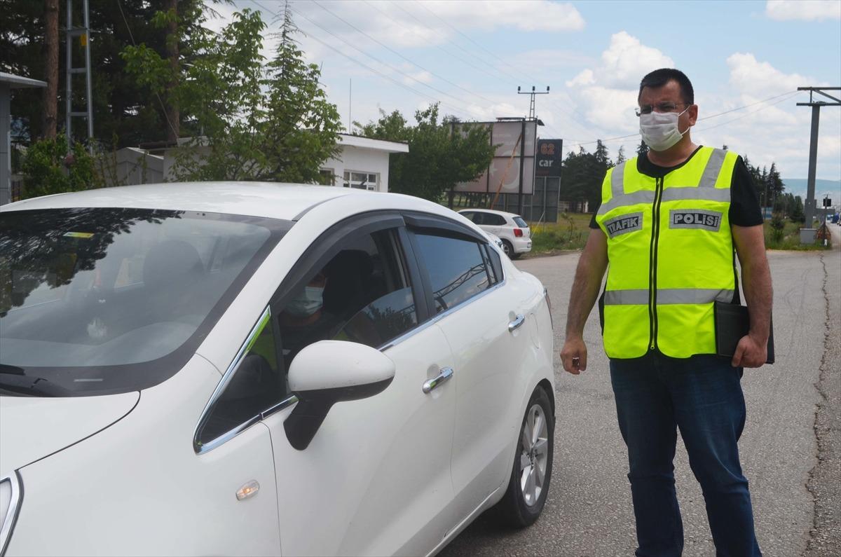 "Kademeli normalleşme"nin ilk g&uuml;n&uuml;nde trafik denetimleri artırıldı