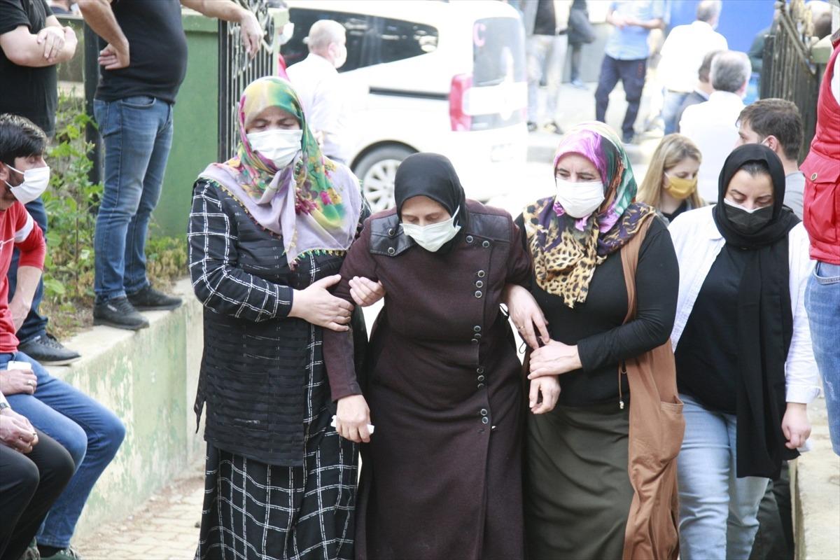 Bursa'da d&uuml;şerek hayatını kaybeden yama&ccedil; paraş&uuml;t&ccedil;&uuml;s&uuml;n&uuml;n cenazesi toprağa verildi