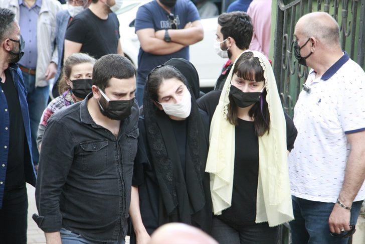 Bursa'da düşerek hayatını kaybeden yamaç paraşütçüsünün cenazesi toprağa verildi G2